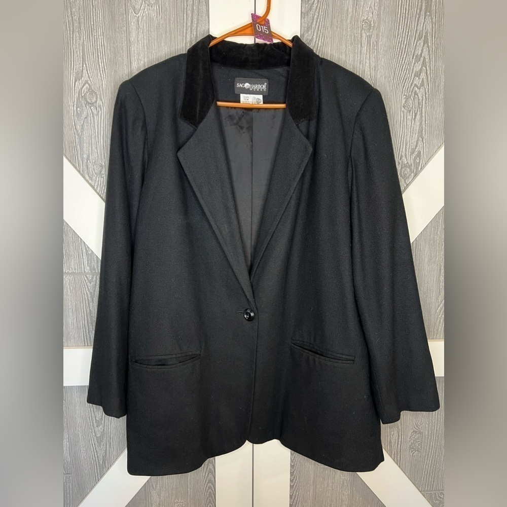 015. Sag Harbor Vintage Velour Collar Blazer Black 18W